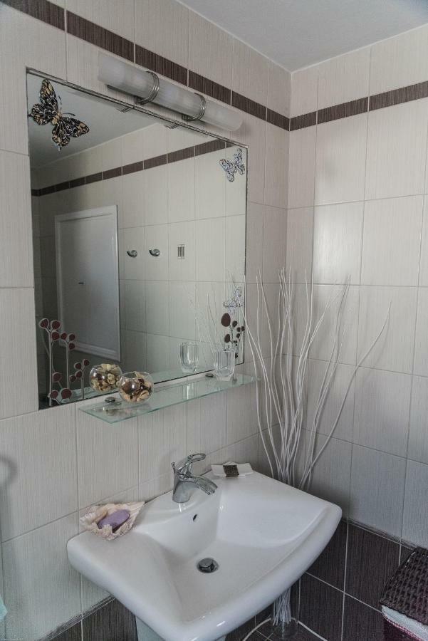 Villa Alexandra Exámbela Zewnętrze zdjęcie